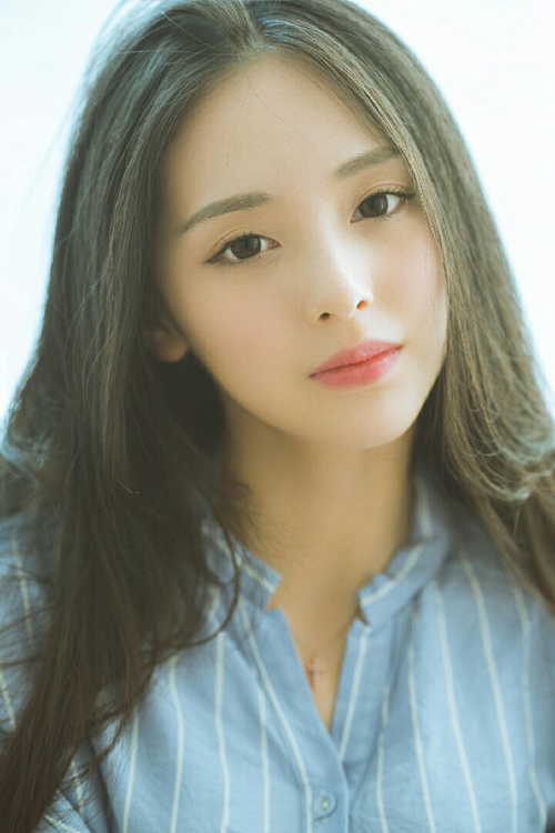 爱游戏体育-尤文马德里切磋，赛场上演激烈对决，尤文图斯vs马德里竞技次回合